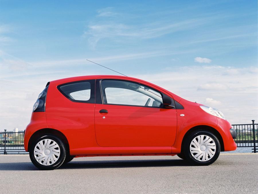  Citroen C1 3-Door 2005 года  (UK) (фото 4 из 8)